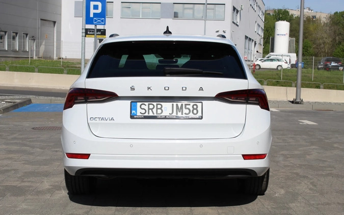 Skoda Octavia cena 147800 przebieg: 7200, rok produkcji 2023 z Lwówek małe 407